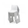 schalenstuhl-weiss-gestapelt-mit-kufen-01